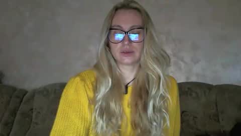 Melly online show from 12-23-25, 08:01