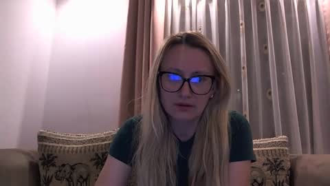 Melly online show from 05-10-26, 08:36