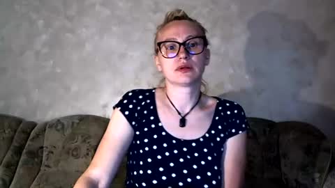 Melly online show from 06-14-26, 01:35