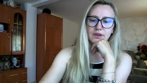 Melly online show from 06-27-26, 06:40
