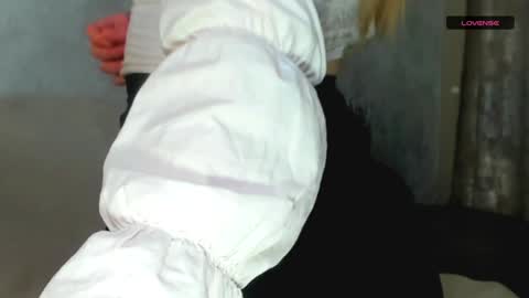 MelMooon online show from 12-18-24, 06:35