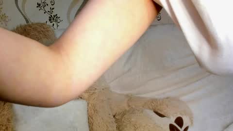 Snapshot of melmooon chatting on 05-06-26, 10:04 MelMooon online show from 05-06-26, 10:04