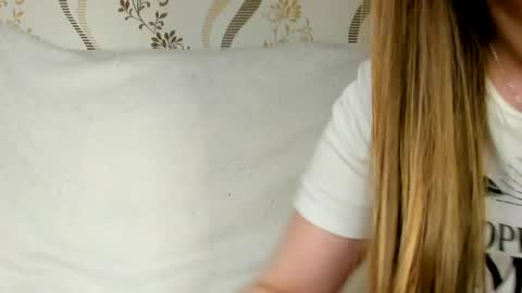 Snapshot of melmooon chatting on 05-13-26, 11:22 MelMooon online show from 05-13-26, 11:22