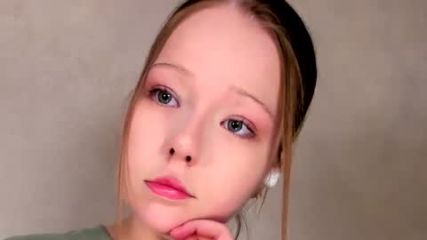 Snapshot of melmooon chatting on 06-16-26, 08:44 MelMooon online show from 06-16-26, 08:44