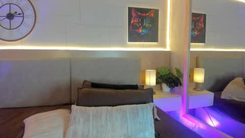 Melody online show from 10-26-25, 03:12