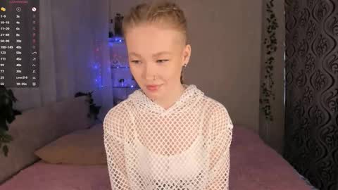 Snapshot of melodievejar chatting on 03-10-26, 04:50 melodievejar online show from 03-10-26, 04:50