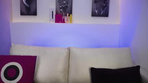 Melodi online show from 09-15-25, 01:22