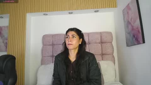 Snapshot of melodiroux_ chatting on 06-28-26, 12:44 Melodi online show from 06-28-26, 12:44