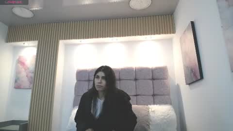 Snapshot of melodiroux_ chatting on 07-02-26, 12:44 Melodi online show from 07-02-26, 12:44