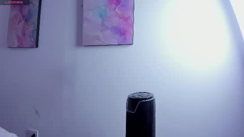 Snapshot of melodiroux_ chatting on 07-17-26, 12:45 Melodi online show from 07-17-26, 12:45