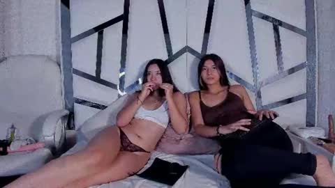 Snapshot of melodiwilliams chatting on 10-24-25, 11:23 Melodi online show from 10-24-25, 11:23