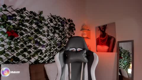 melody_cute10 online show from 03-12-25, 02:01