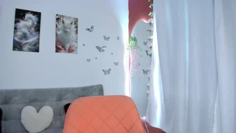 Snapshot of melody_cute10 chatting on 02-19-26, 02:13 melody_cute10 online show from 02-19-26, 02:13