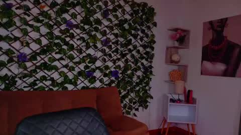 melody_cute10 online show from 05-08-26, 01:49