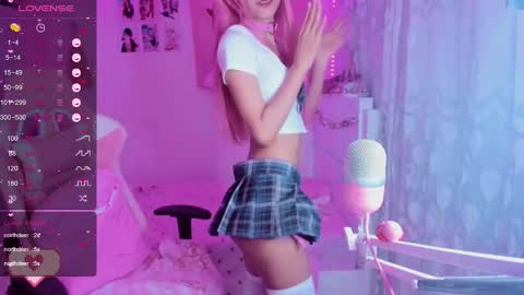 Snapshot of melody_e00 chatting on 01-02-25, 11:06 Elizabeth online show from 01-02-25, 11:06