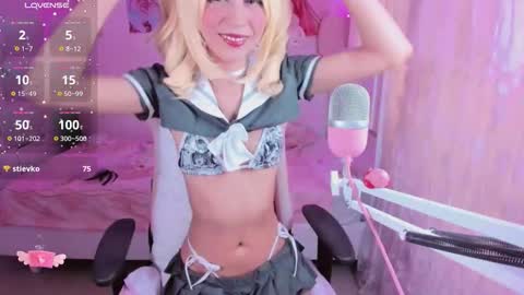 Snapshot of melody_e00 chatting on 03-04-26, 09:43 Elizabeth online show from 03-04-26, 09:43