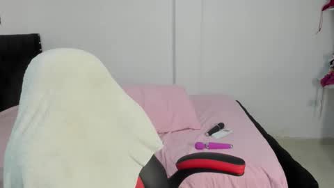 Snapshot of melody_rose10 chatting on 05-04-26, 06:37 Melody online show from 05-04-26, 06:37