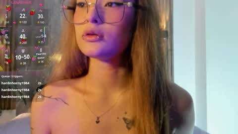 melodylanee online show from 12-22-25, 11:07