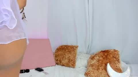 Snapshot of melodymoore_ chatting on 04-19-26, 11:07 Melody online show from 04-19-26, 11:07