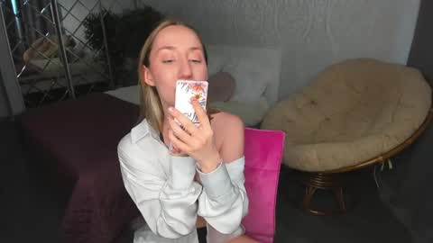 Kaylie online show from 12-23-24, 05:17