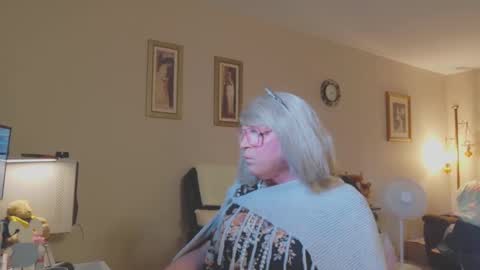 Snapshot of melodyredux_62 chatting on 09-22-25, 01:46 Melody online show from 09-22-25, 01:46