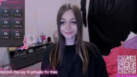 Snapshot of melonipinkbb chatting on 12-03-24, 04:25 MELONI online show from 12-03-24, 04:25