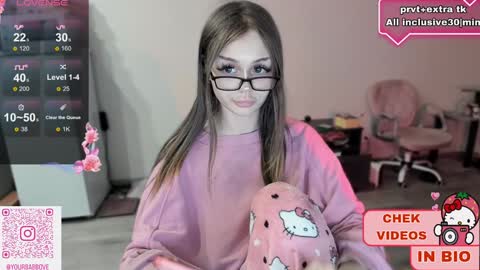 Snapshot of melonipinkbb chatting on 01-08-25, 02:35 MELONI online show from 01-08-25, 02:35