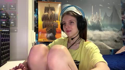 Hi Im Aria 18 years old online show from 11-22-25, 01:10