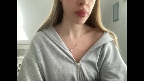 Melodie Sweet online show from 02-08-26, 09:45