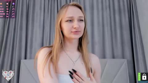 Snapshot of memento_mary chatting on 03-09-25, 02:43 The princess of your dreams online show from 03-09-25, 02:43