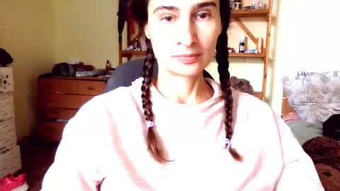 Snapshot of memorningdew chatting on 10-14-25, 05:41 Yummygirl online show from 10-14-25, 05:41