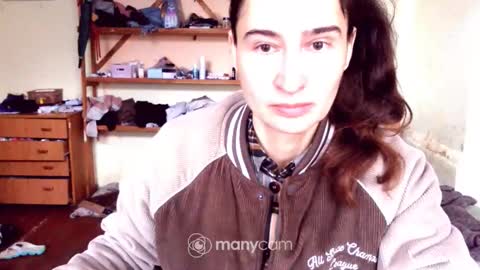 Snapshot of memorningdew chatting on 12-15-25, 06:28 Yummygirl online show from 12-15-25, 06:28