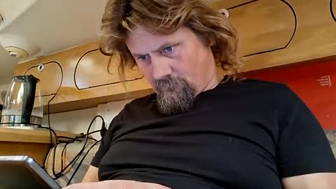 Snapshot of men10_12_1983 chatting on 09-26-25, 07:01 men10_12_1983 online show from 09-26-25, 07:01