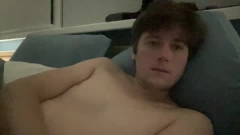 Snapshot of mennon chatting on 11-24-25, 01:38 M N online show from 11-24-25, 01:38
