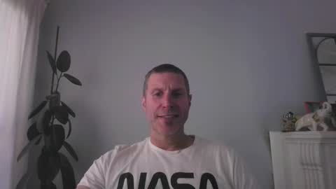 Snapshot of menotista chatting on 11-25-25, 04:18 menotista online show from 11-25-25, 04:18