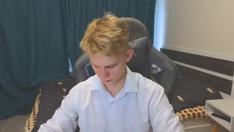 Mickey online show from 11-18-25, 09:47