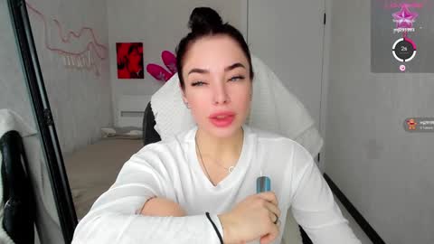 Snapshot of meow_moore chatting on 01-11-25, 09:15 Megan online show from 01-11-25, 09:15