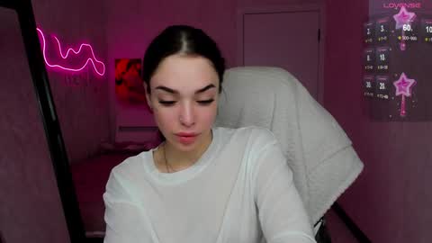 Snapshot of meow_moore chatting on 01-11-25, 01:43 Megan online show from 01-11-25, 01:43