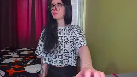 Snapshot of meowli chatting on 03-11-25, 06:53 meowli online show from 03-11-25, 06:53