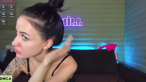  NIKKY  STIVE     Every day from 1000  to 200  EST time. online show from 01-06-25, 08:14