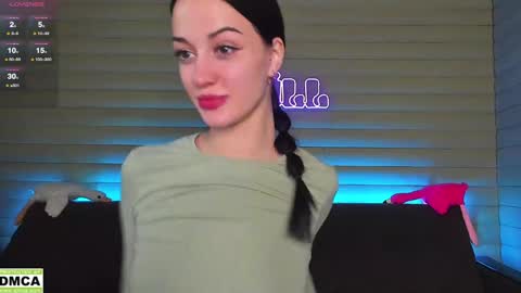  NIKKY  STIVE     Every day from 1000  to 200  EST time. online show from 01-07-25, 03:12