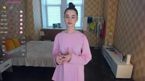 Snapshot of meoww_meows chatting on 11-01-25, 09:22 Julie online show from 11-01-25, 09:22