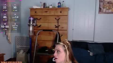 meowzers777 online show from 05-11-26, 07:03