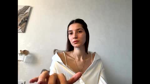 Snapshot of meralynn chatting on 04-09-26, 03:28 LEVA online show from 04-09-26, 03:28