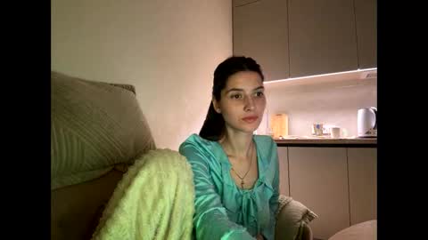 Snapshot of meralynn chatting on 04-14-26, 08:59 LEVA online show from 04-14-26, 08:59