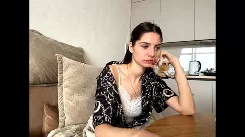 Snapshot of meralynn chatting on 04-18-26, 09:02 LEVA online show from 04-18-26, 09:02