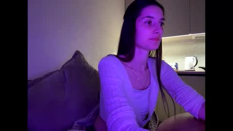 Snapshot of meralynn chatting on 04-19-26, 06:10 LEVA online show from 04-19-26, 06:10