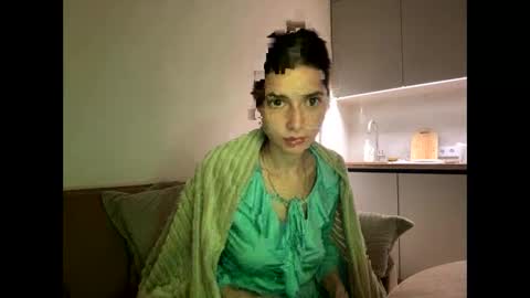 Snapshot of meralynn chatting on 04-21-26, 05:39 LEVA online show from 04-21-26, 05:39