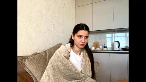 Snapshot of meralynn chatting on 04-25-26, 03:09 LEVA online show from 04-25-26, 03:09