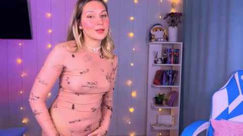 Snapshot of mercedes_robins chatting on 09-11-25, 05:13 Molly online show from 09-11-25, 05:13